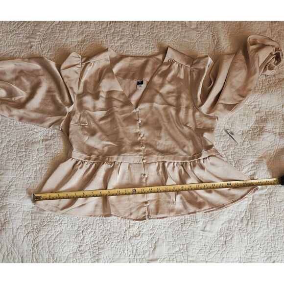 Beige Peplum Blouse Button Up V-Neck Long Sleeve Old Navy XL Feminine NWT - Picture 5 of 13